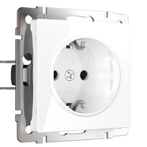 Розетка встраиваемая Werkel с заземлением и шторками Белый W1171101