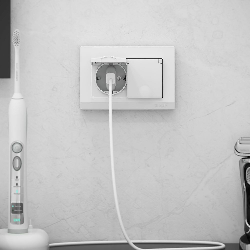 Розетка встраиваемая двойная влагозащищенная Werkel с заземлением, шторками и защитной крышкой Белый W1172201 — изображение 3