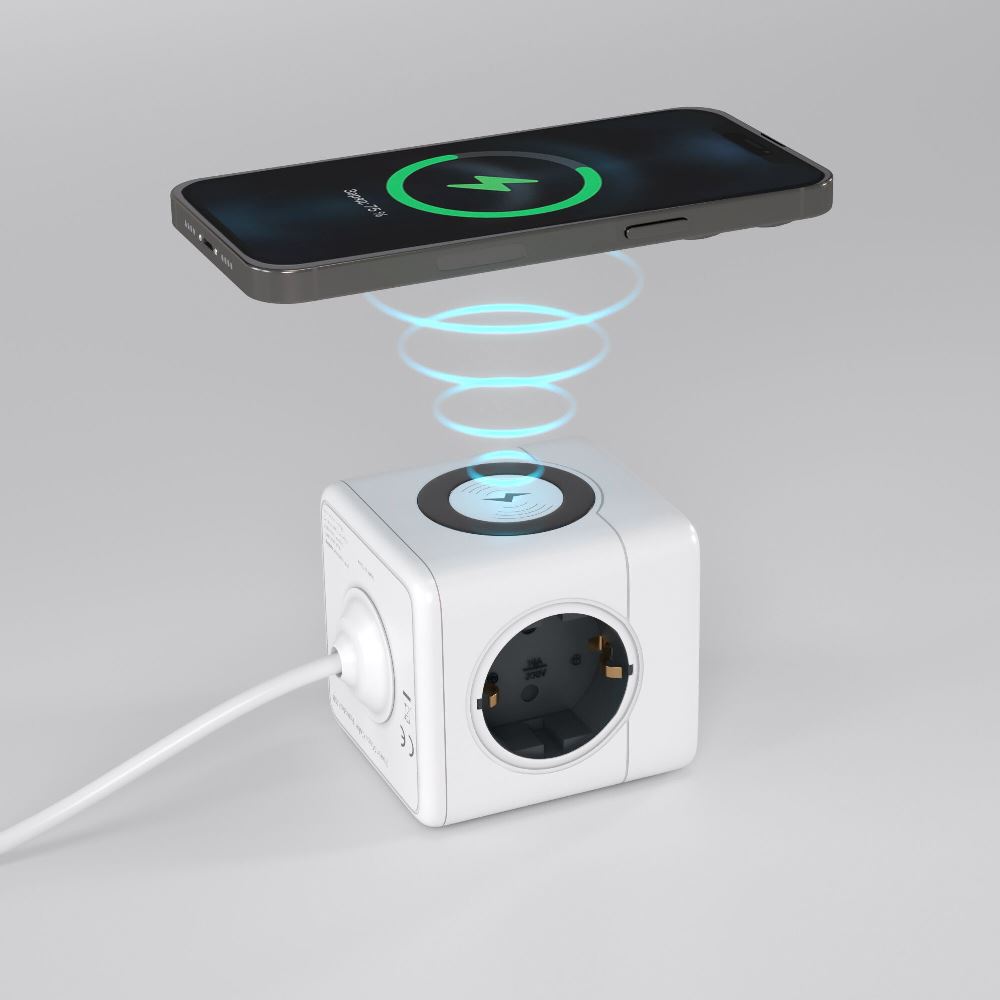 Розеточный блок Werkel 3-местный + 3 USB + беспроводная зарядка Белый W6513501 — изображение 6